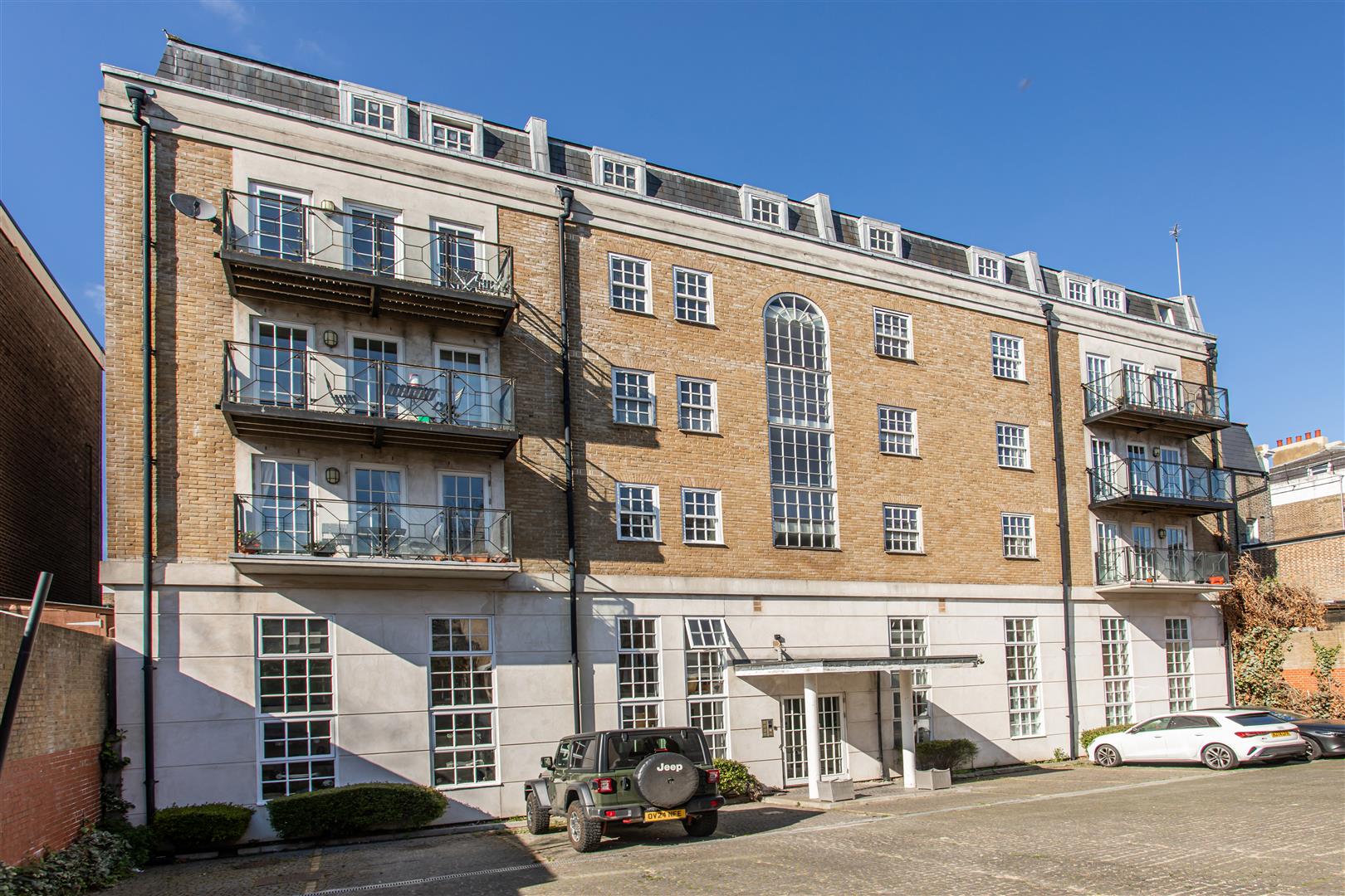 Hanover Place, Mile End